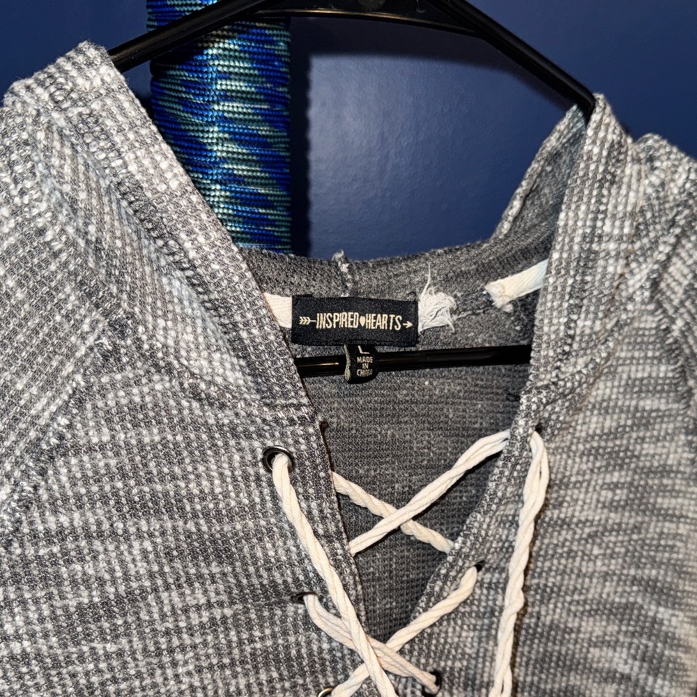 Inspired Hearta- Women’s Grey and White Striped Hoodie Size Large - Picture 8 of 15